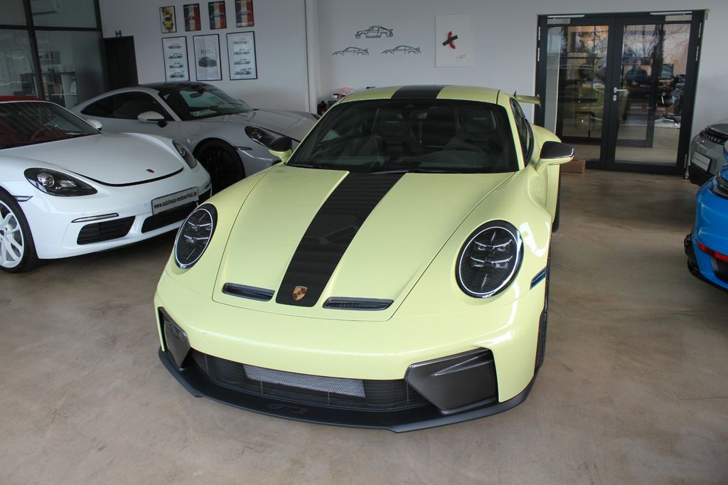 Porsche 992 2025
