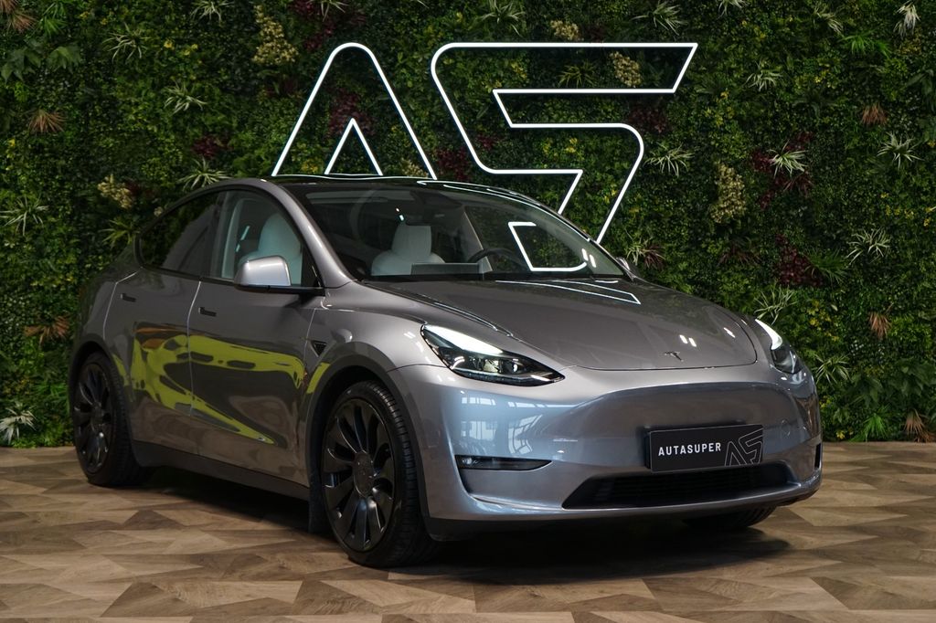 Tesla Model Y 2024