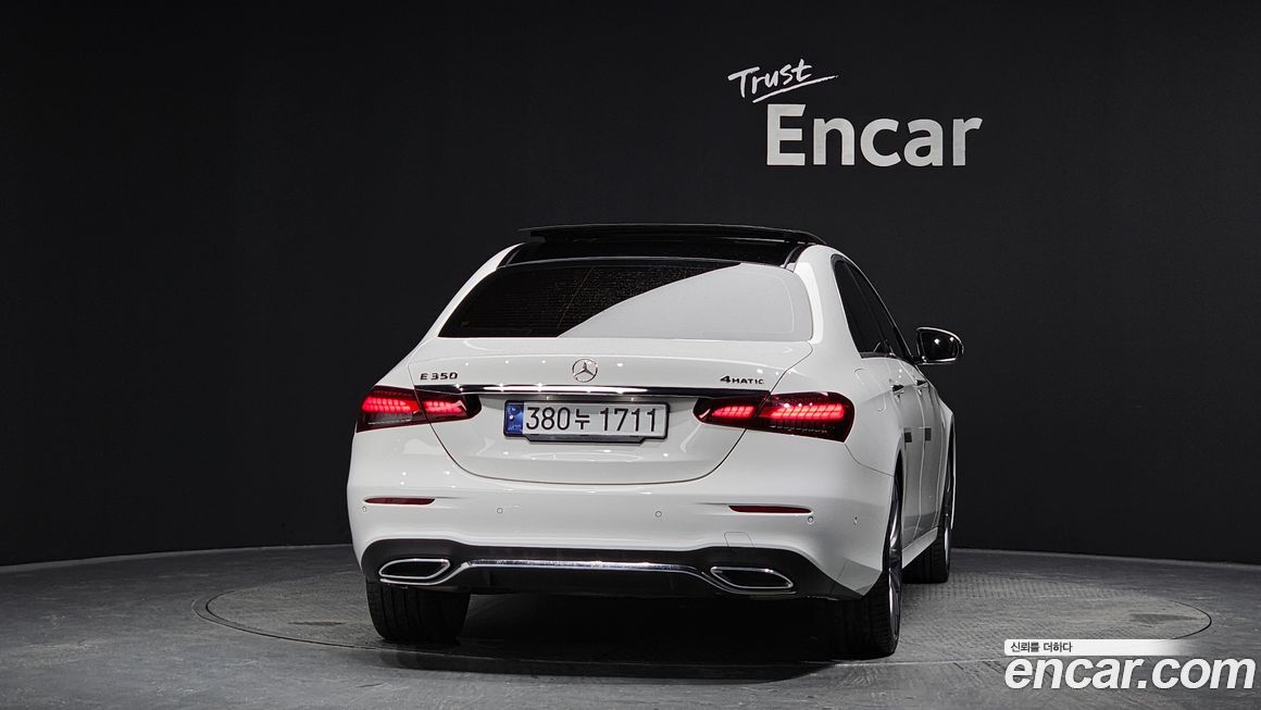 Mercedes-Benz E-Class 2021