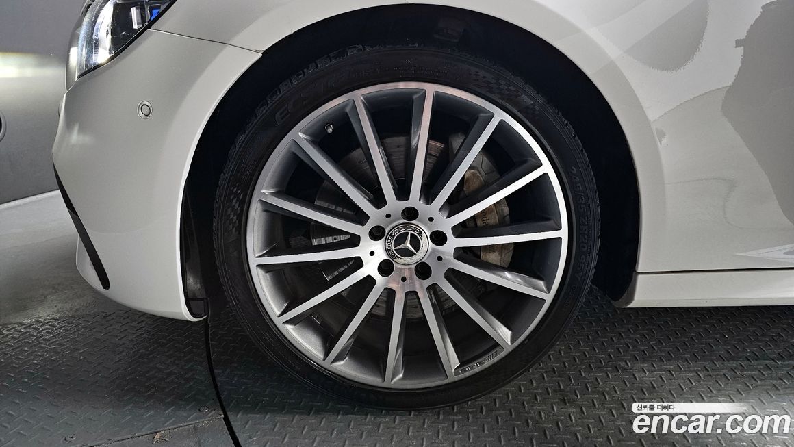 Mercedes-Benz E-Class 2021