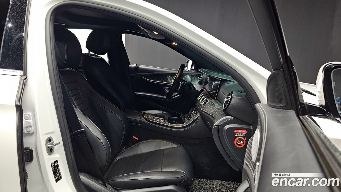 Mercedes-Benz E-Class 2021