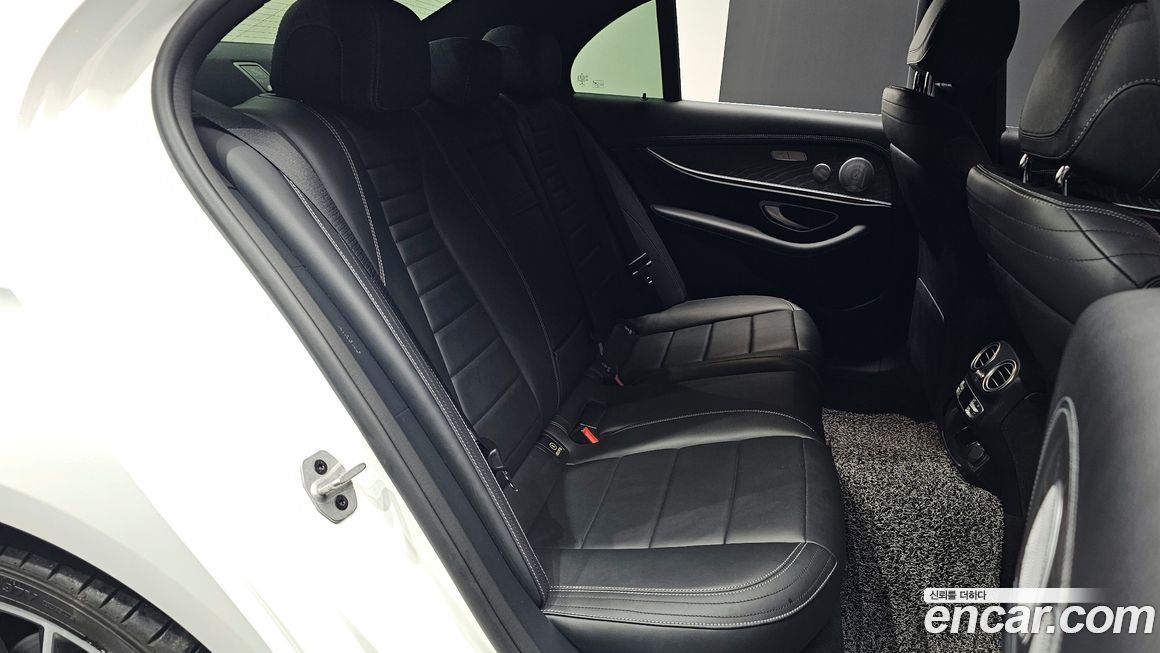 Mercedes-Benz E-Class 2021