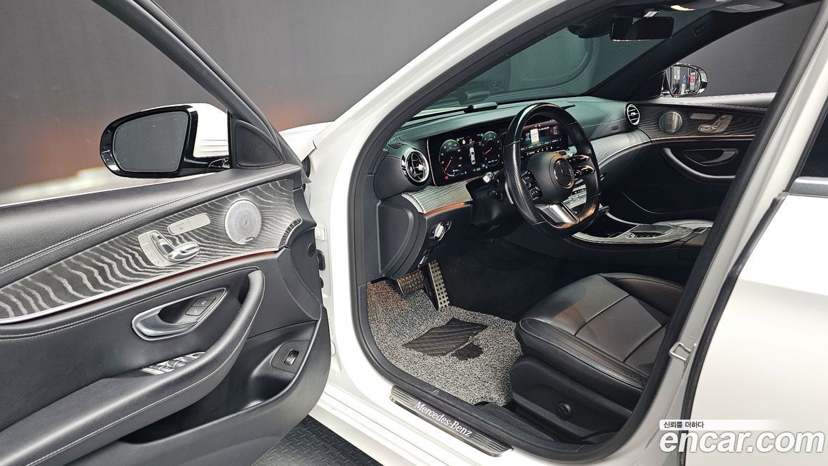 Mercedes-Benz E-Class 2021