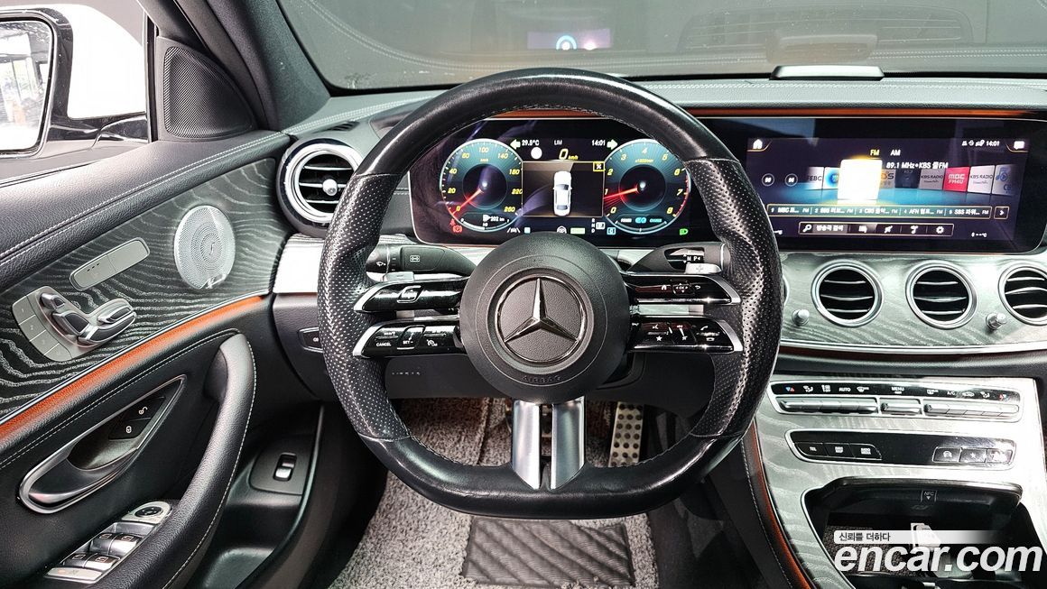 Mercedes-Benz E-Class 2021