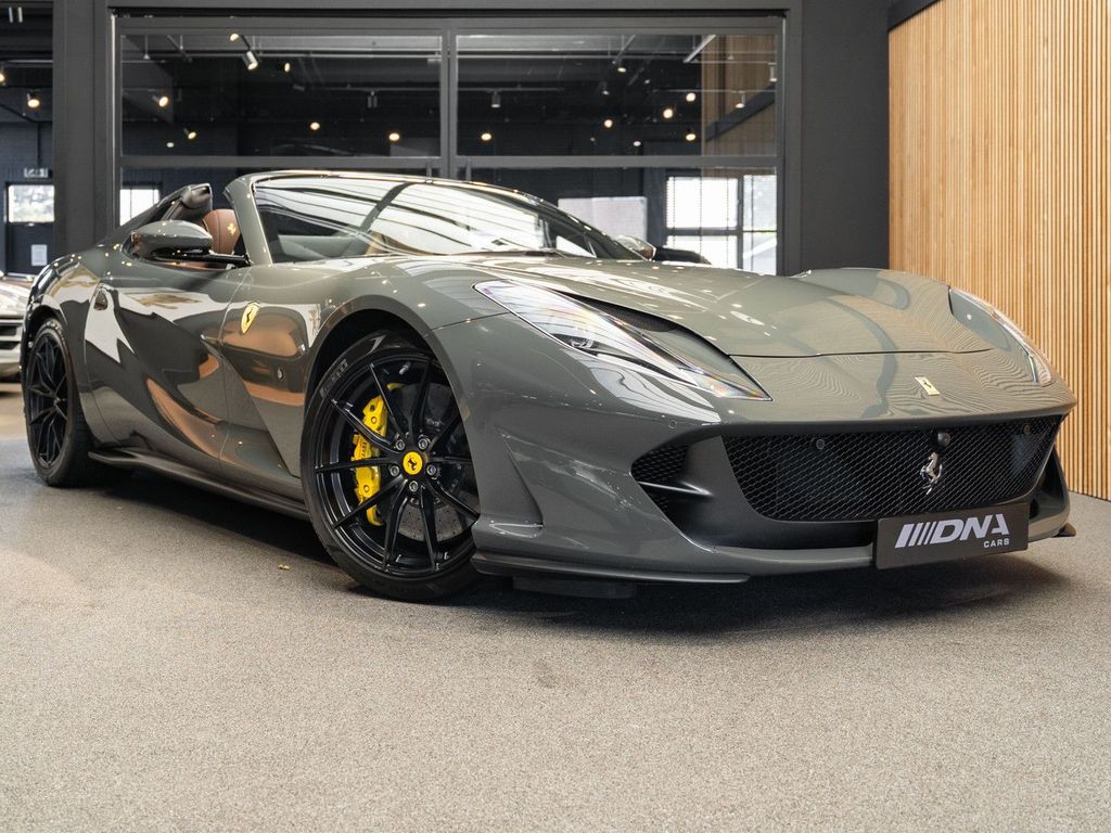 Ferrari 812 2022