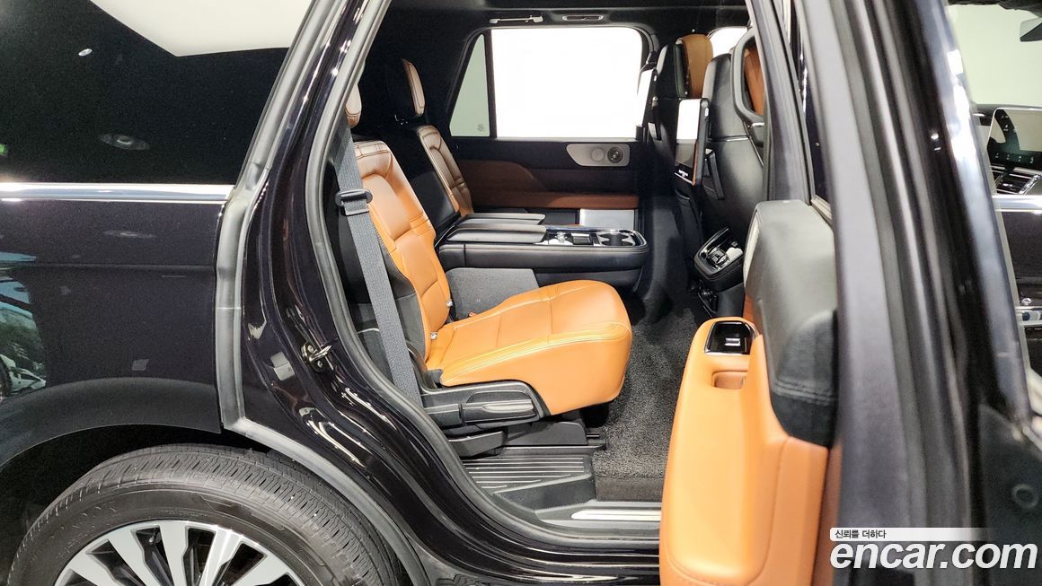 Lincoln Navigator 2021