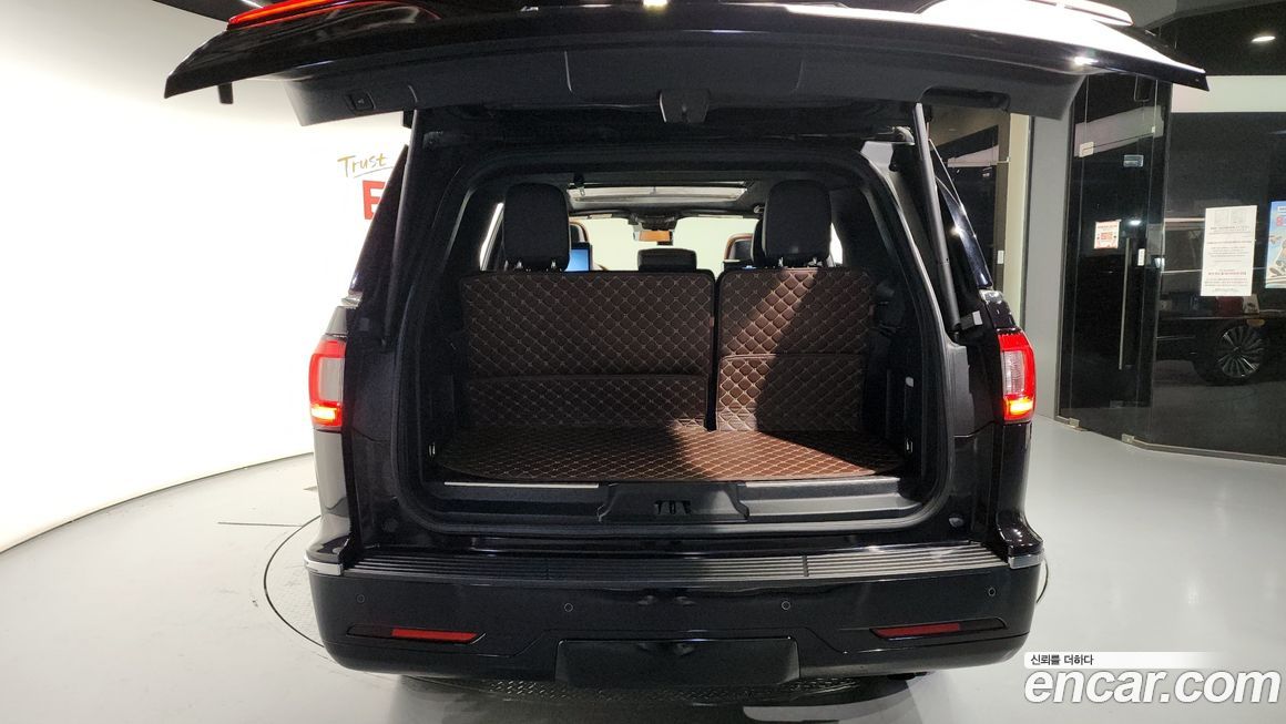 Lincoln Navigator 2021