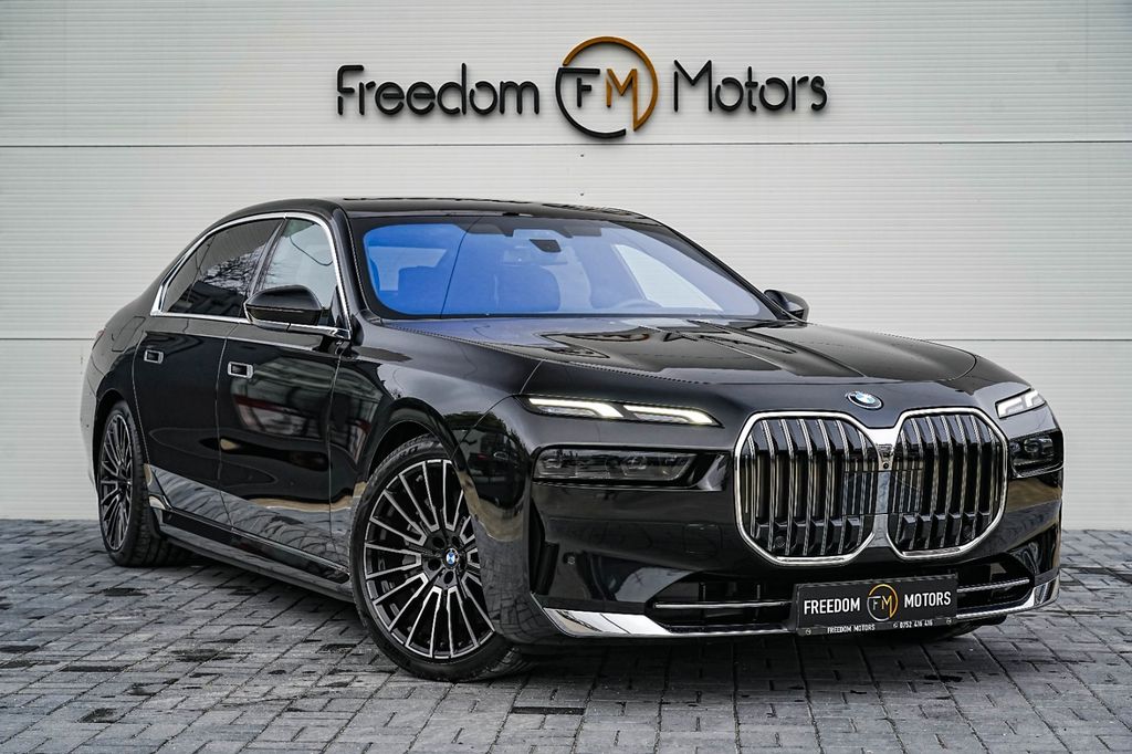 BMW 750 2024