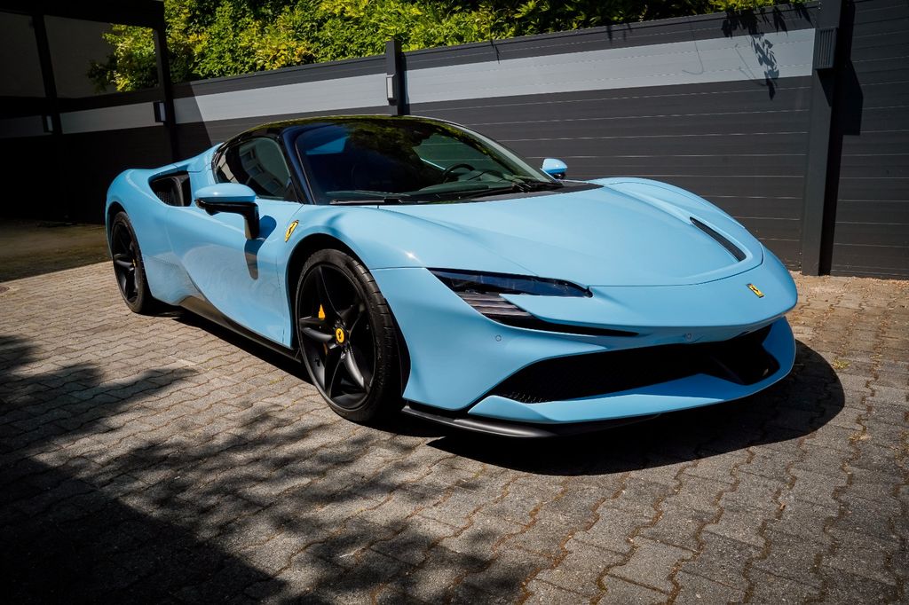 Ferrari SF90 2023