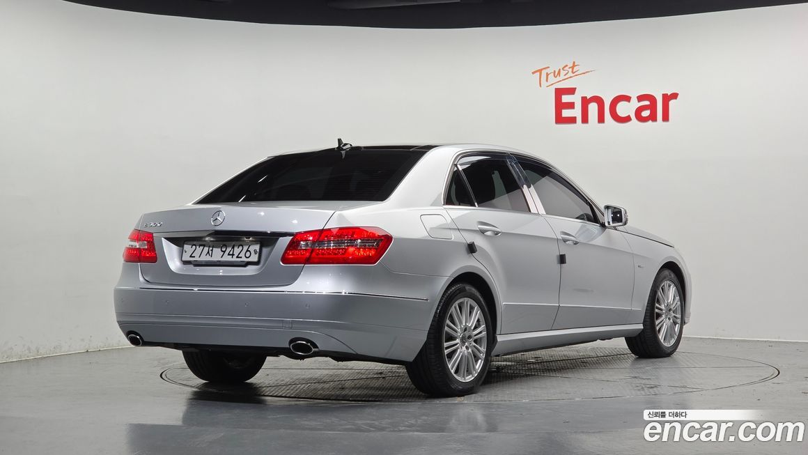 Mercedes-Benz E-Class 2012