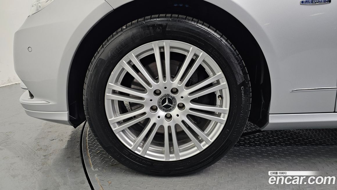 Mercedes-Benz E-Class 2012