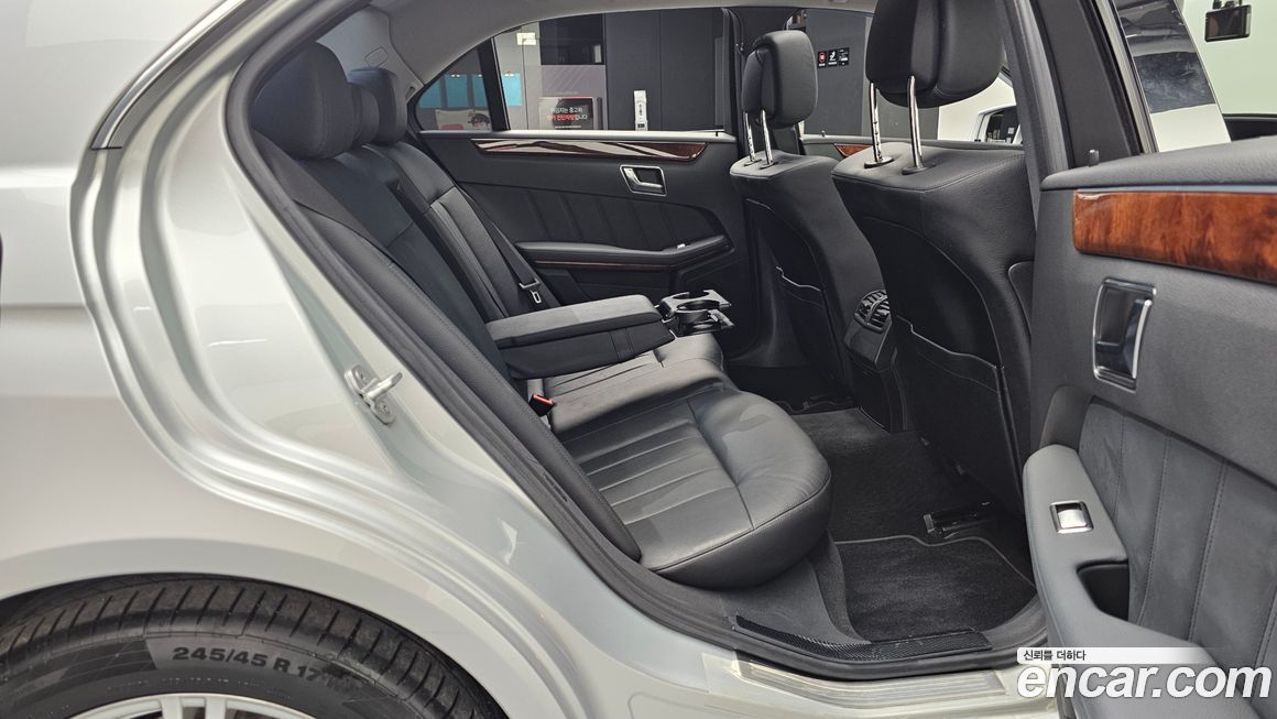 Mercedes-Benz E-Class 2012