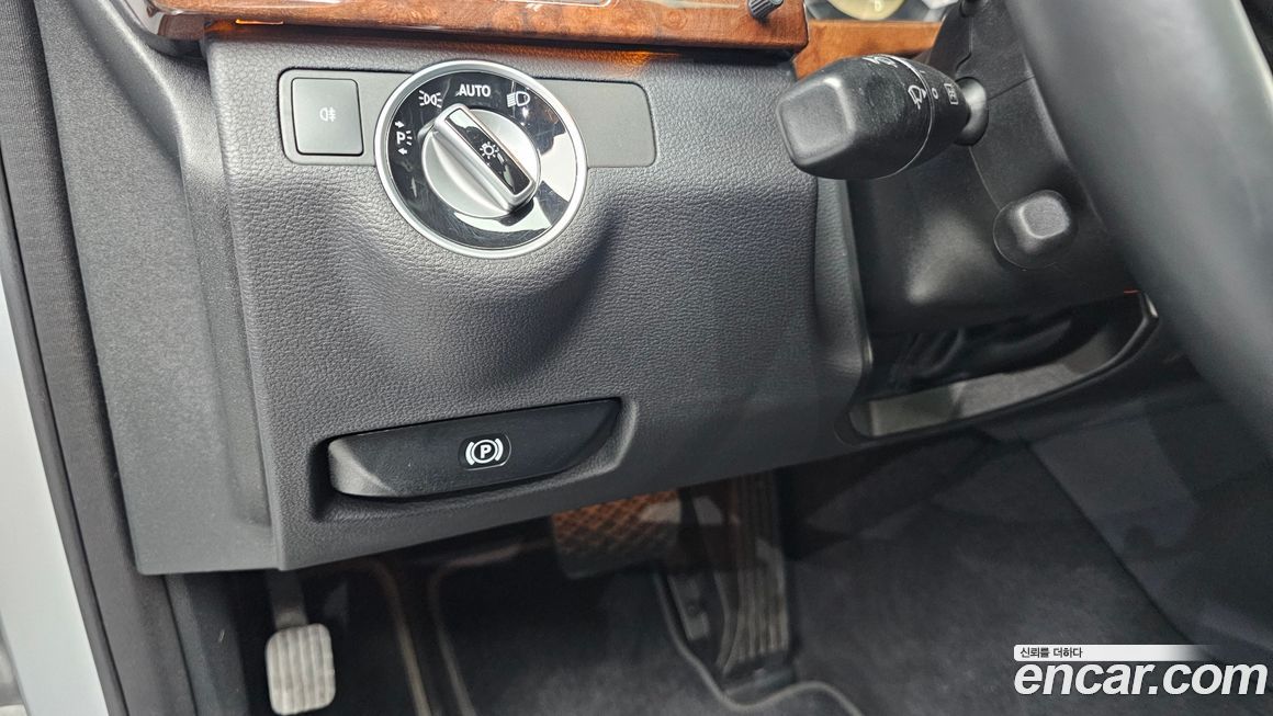 Mercedes-Benz E-Class 2012