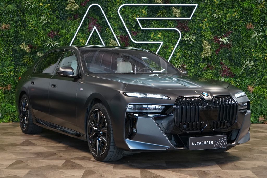BMW 740 2023