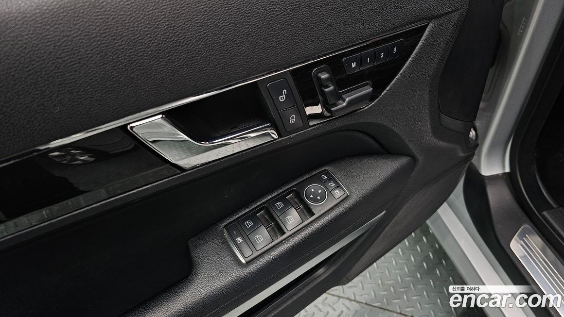 Mercedes-Benz E-Class 2012