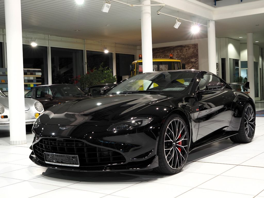 Aston Martin V8 Vantage 2023