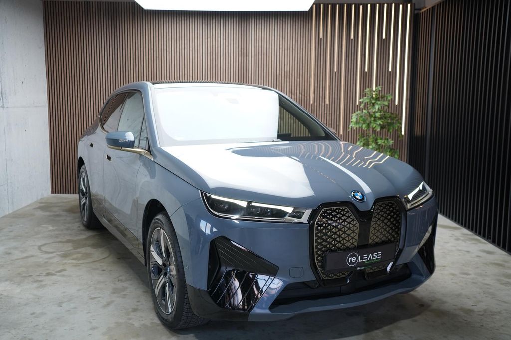 BMW iX 2023