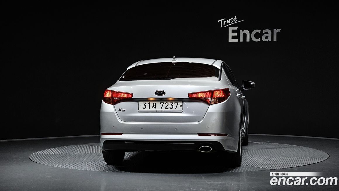 Kia K5 2011