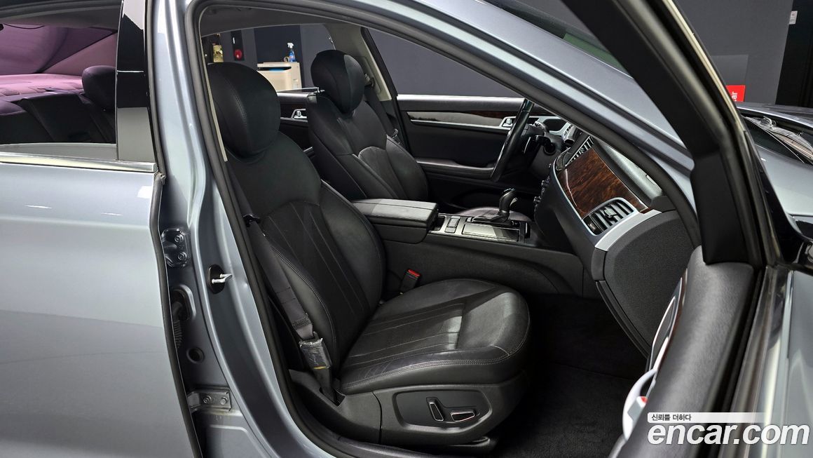 Hyundai Genesis 2015