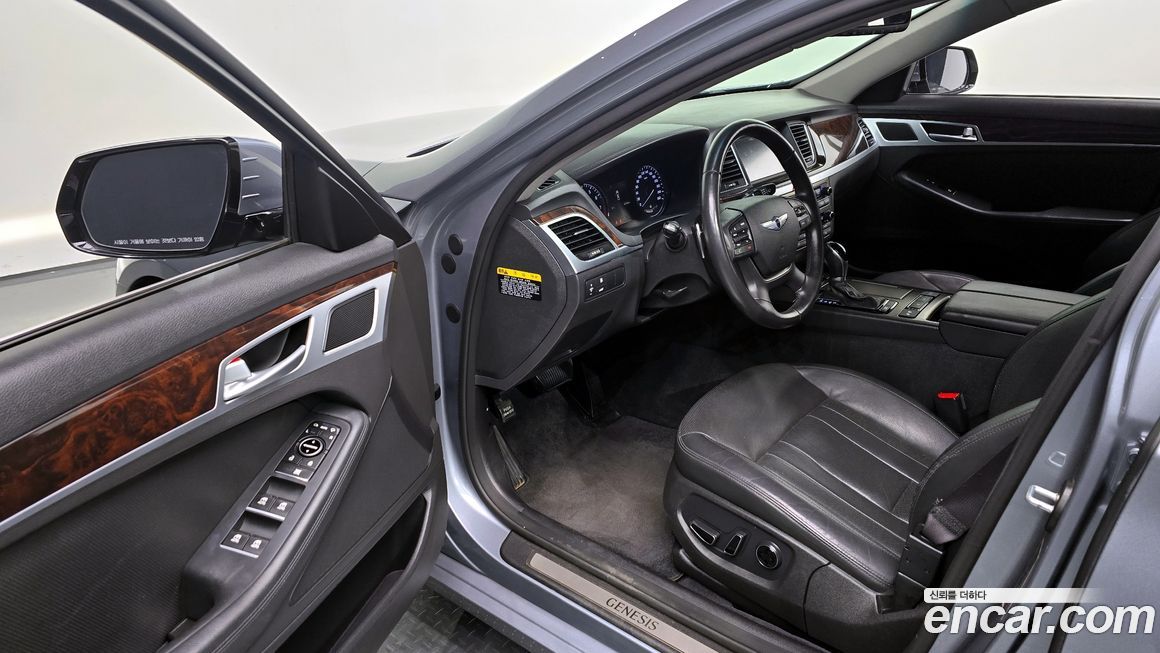 Hyundai Genesis 2015