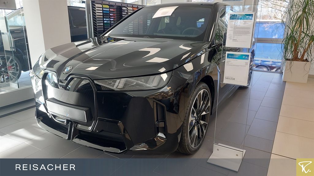 BMW iX