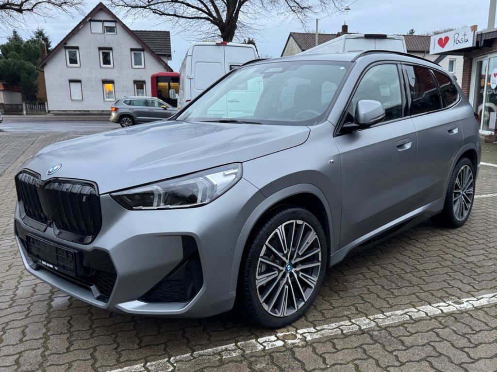 BMW iX1 2023