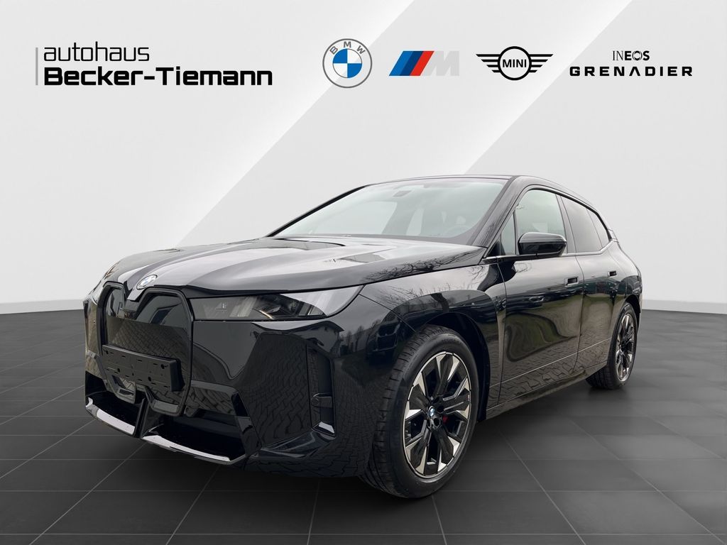 BMW iX
