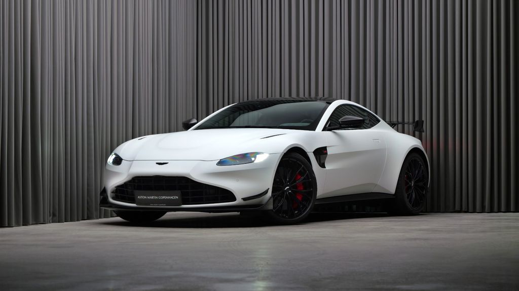 Aston Martin V8 Vantage 2024