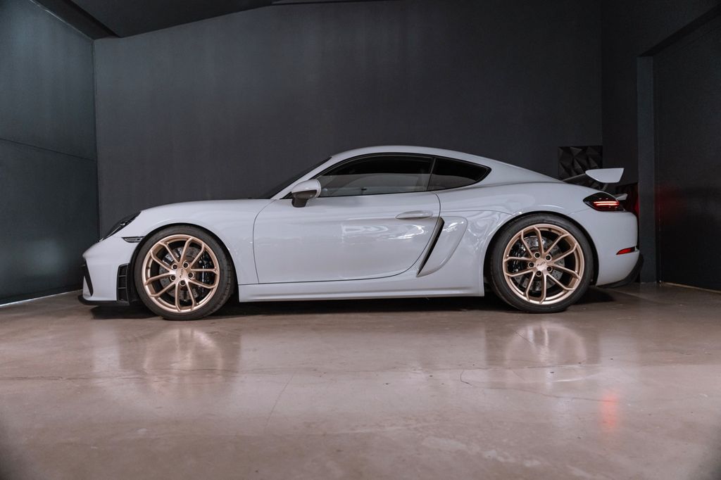 Porsche Cayman 2023