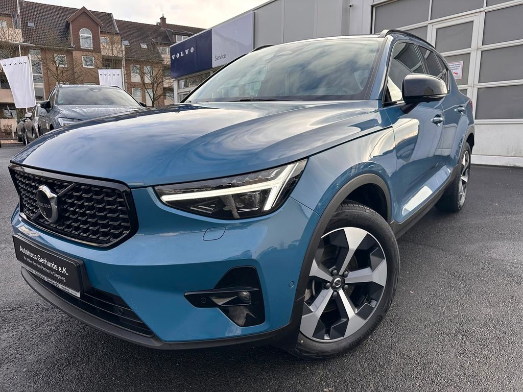 Volvo XC40 2025