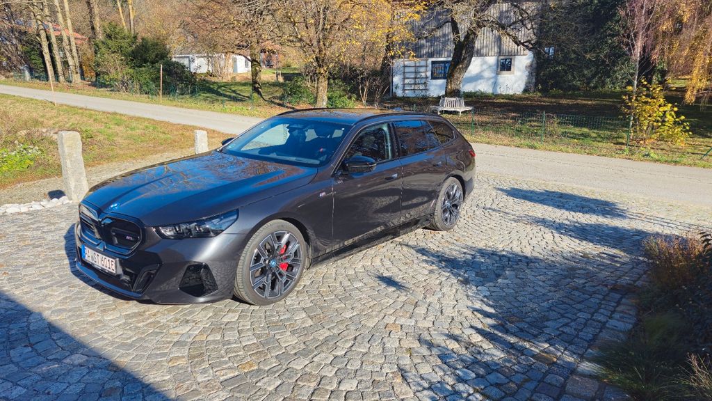 BMW i5 2024