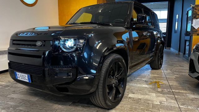 Land Rover Defender 2024
