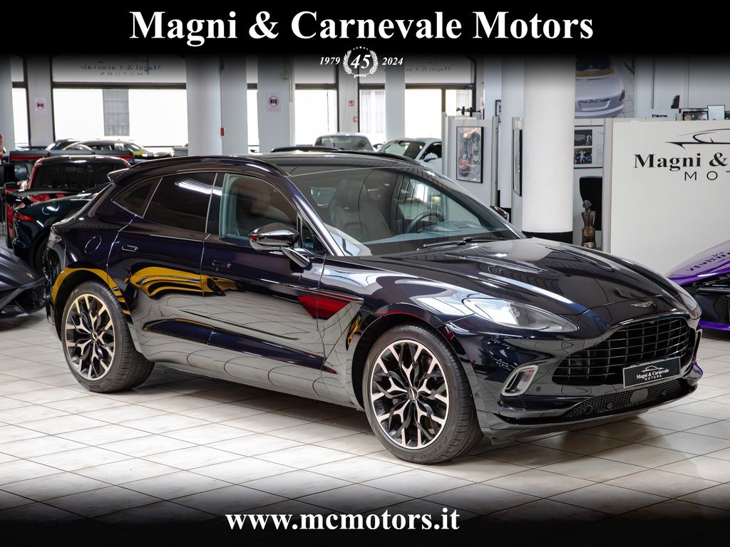 Aston Martin DBX 2021