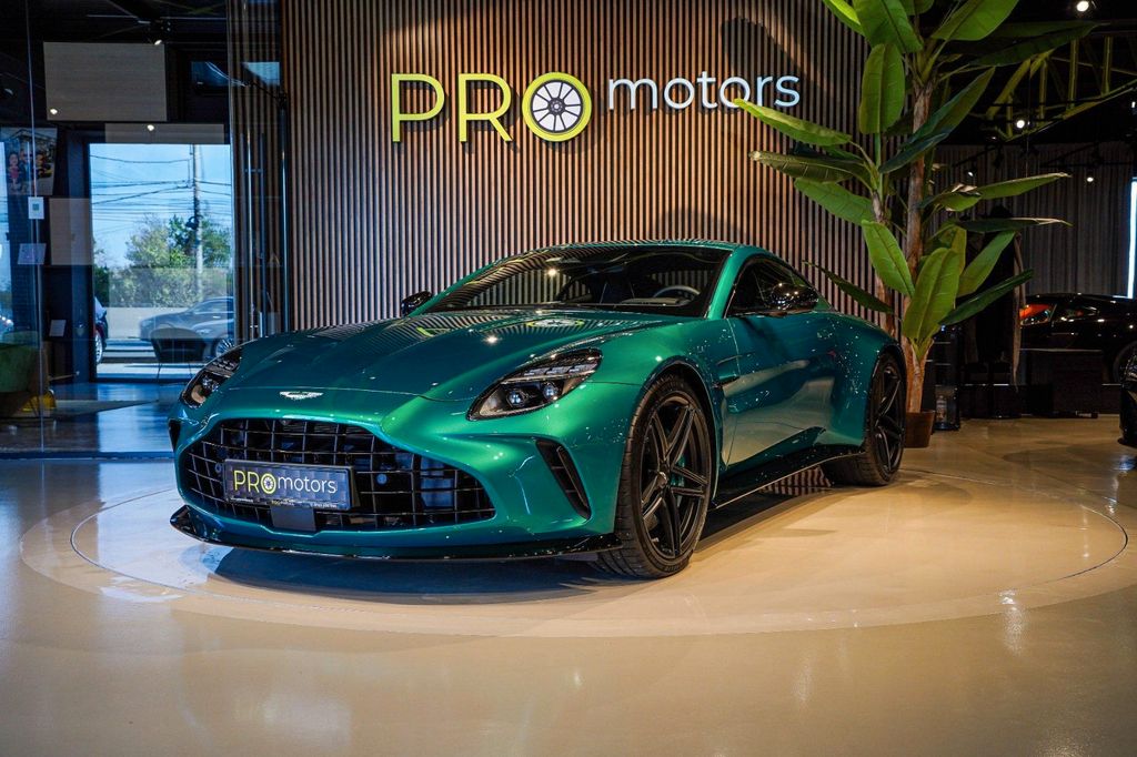 Aston Martin V8 Vantage 2025