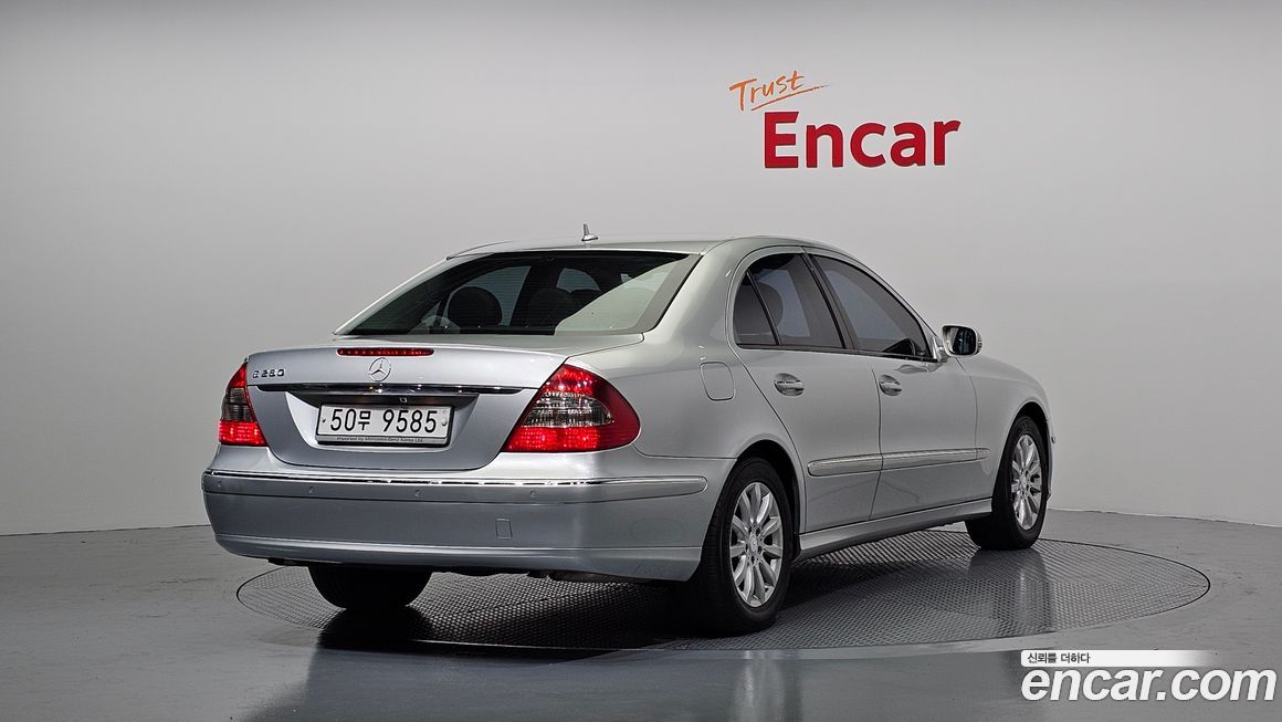 Mercedes-Benz E-Class 2008