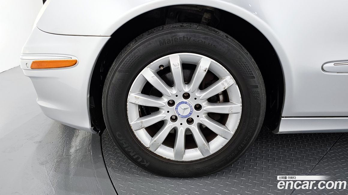 Mercedes-Benz E-Class 2008