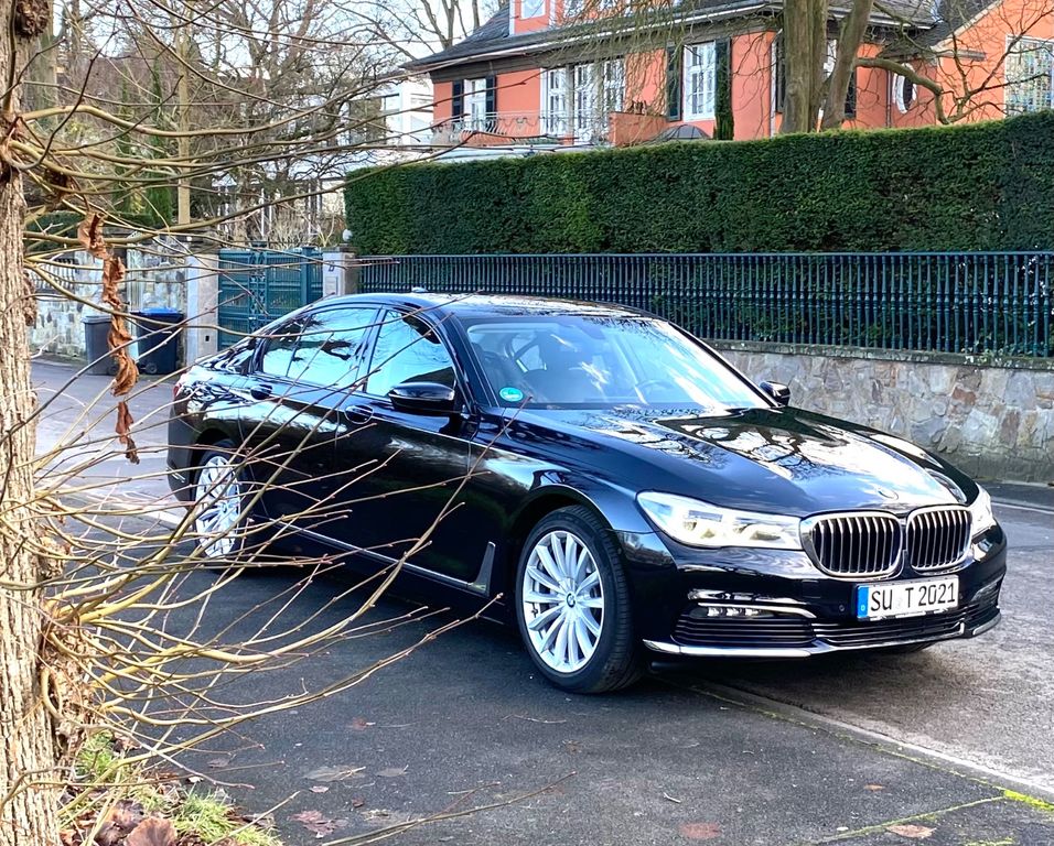 BMW 730 2016