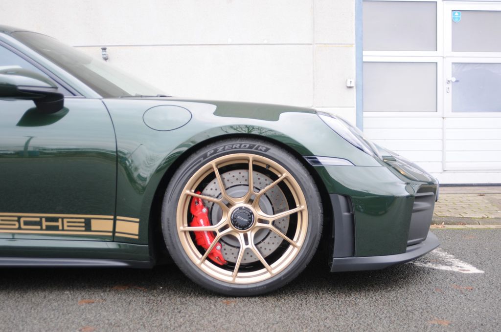 Porsche 992 2025