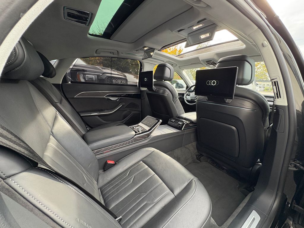 Audi A8 2022