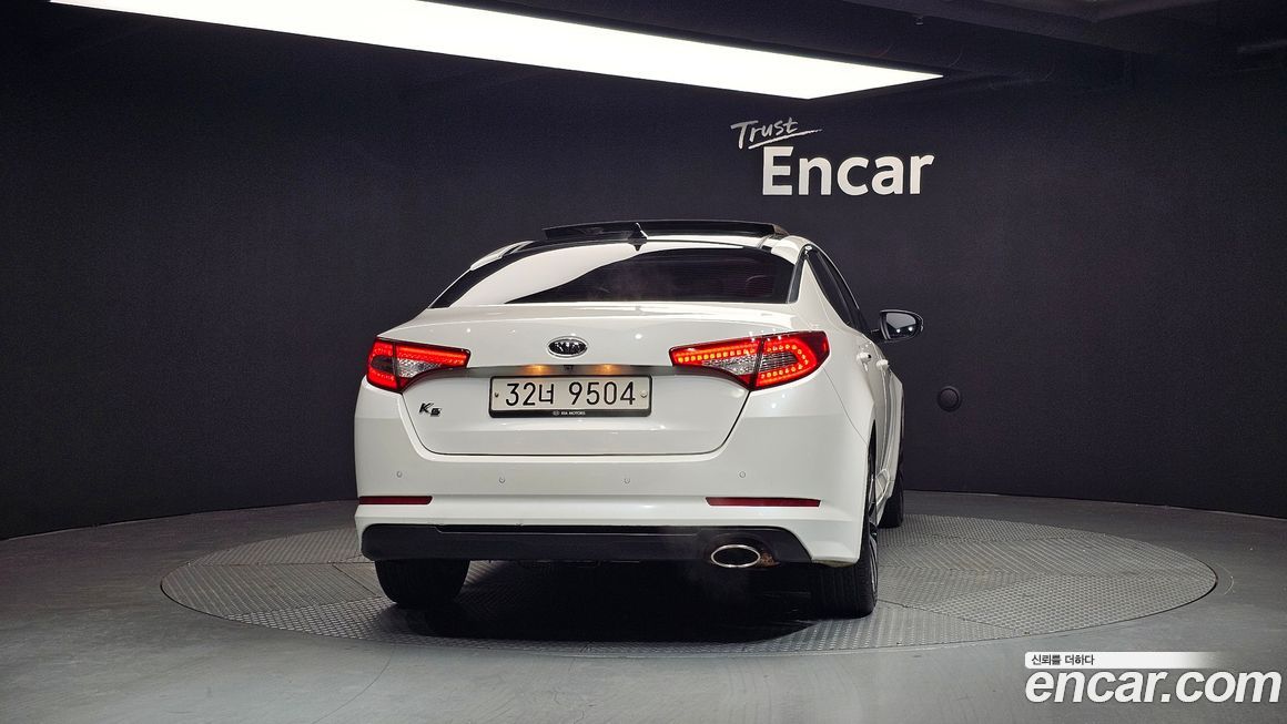 Kia K5 2011