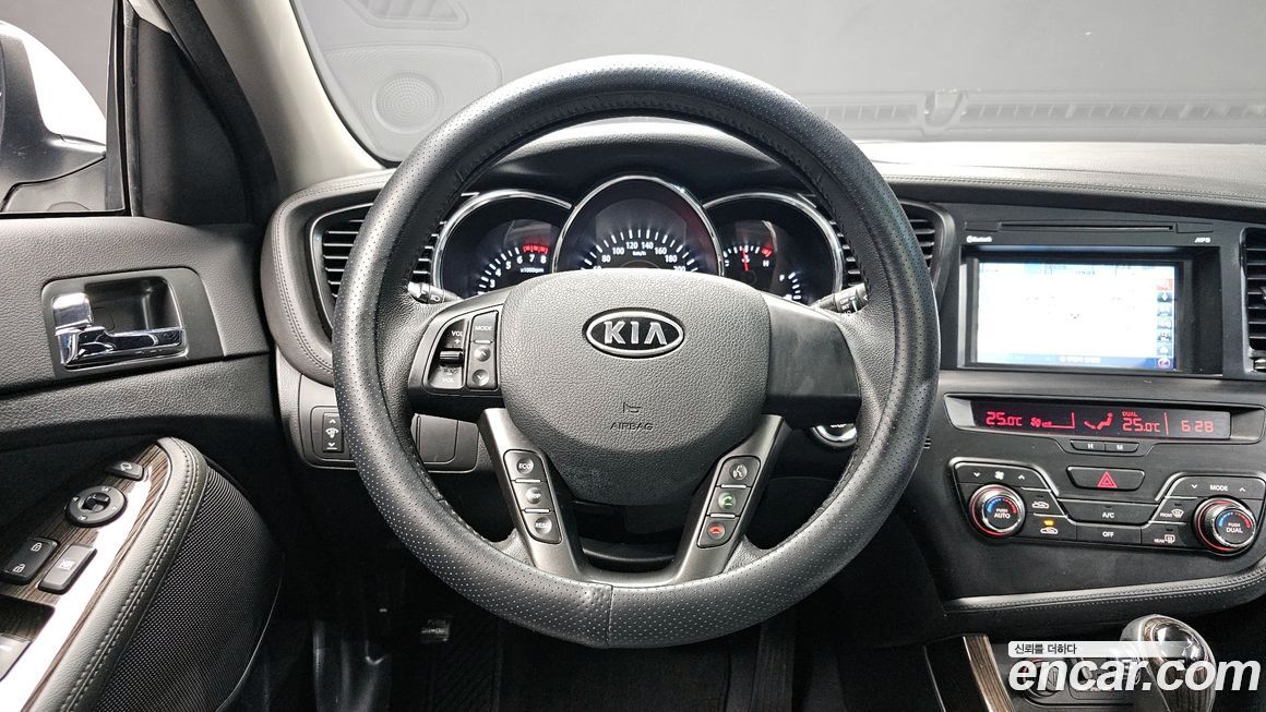 Kia K5 2011