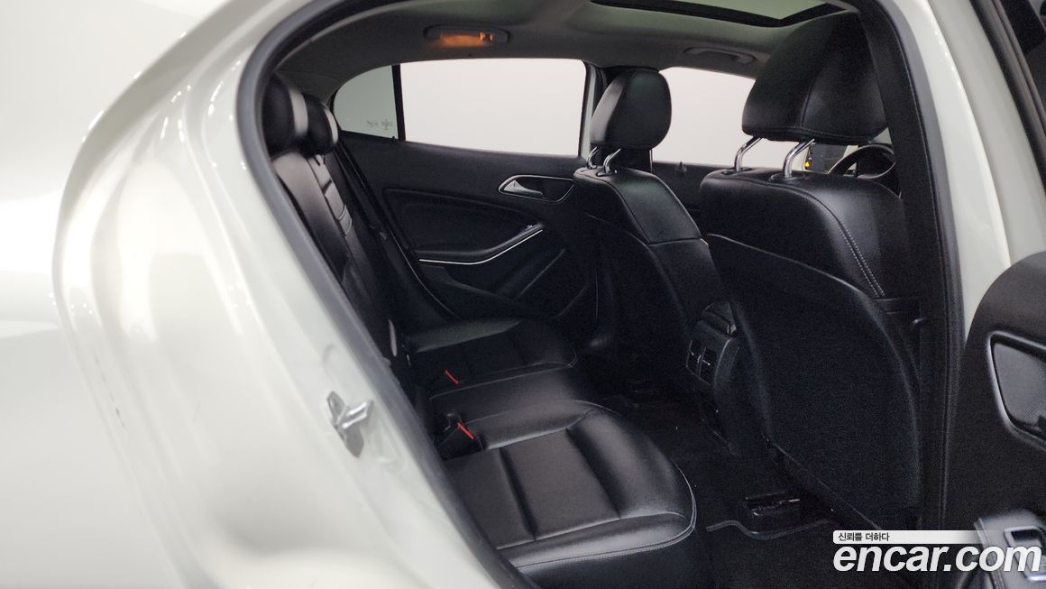 Mercedes-Benz GLA-Class 2018