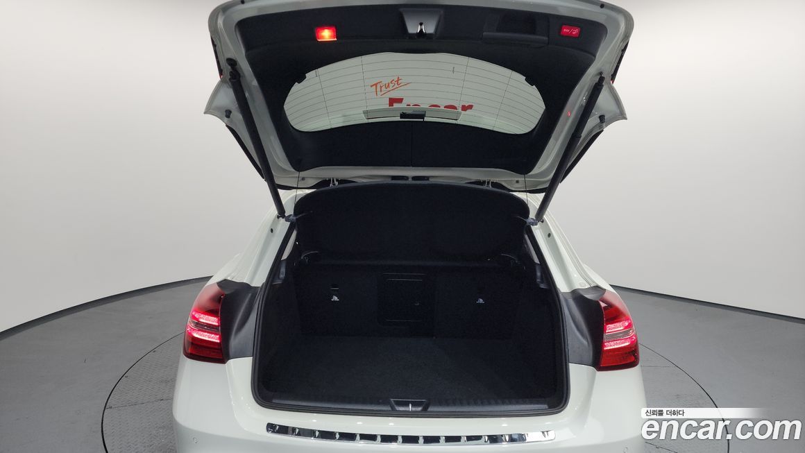 Mercedes-Benz GLA-Class 2018