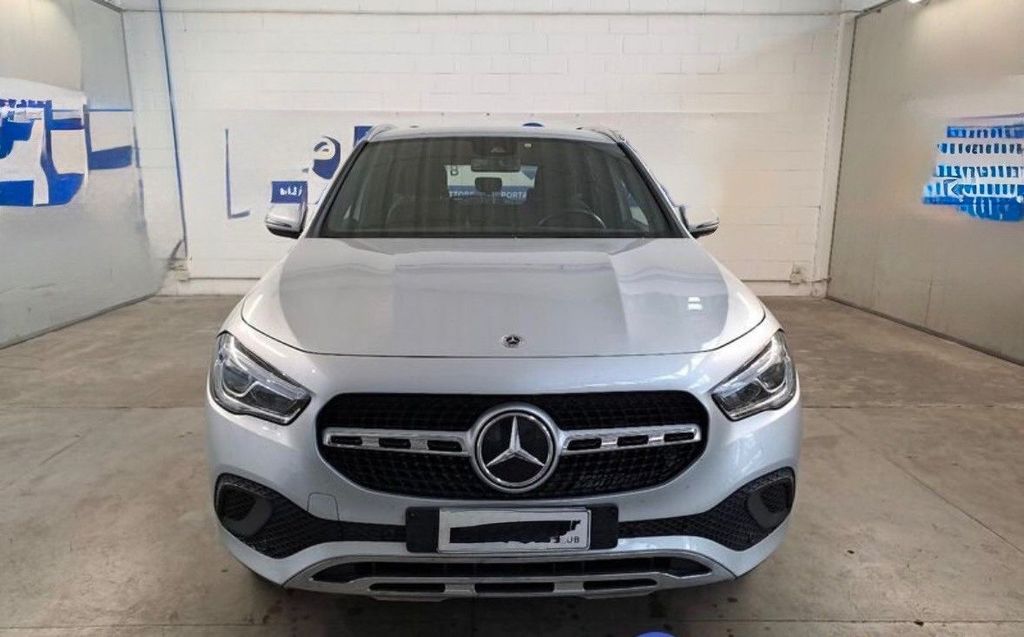 Mercedes-Benz GLA 200 2023