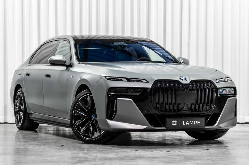 BMW i7 2023