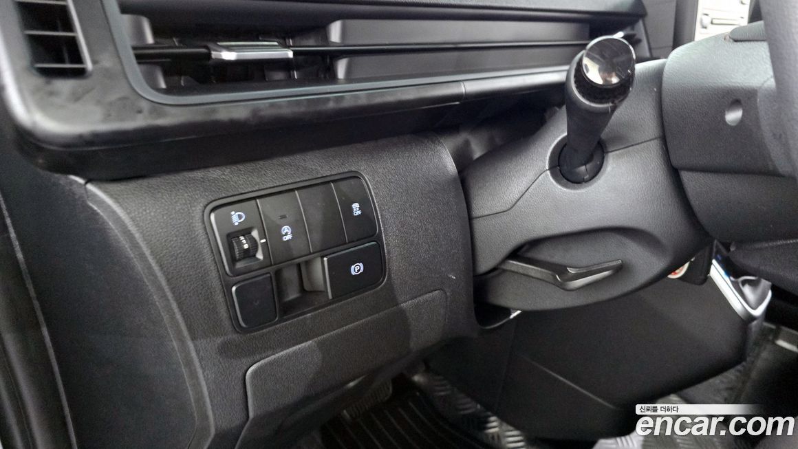 Hyundai Staria 2025