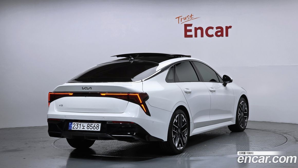 Kia K5 2025