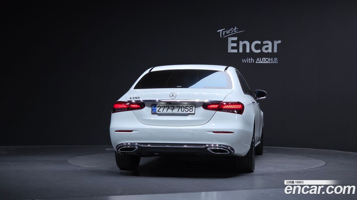 Mercedes-Benz E-Class 2021