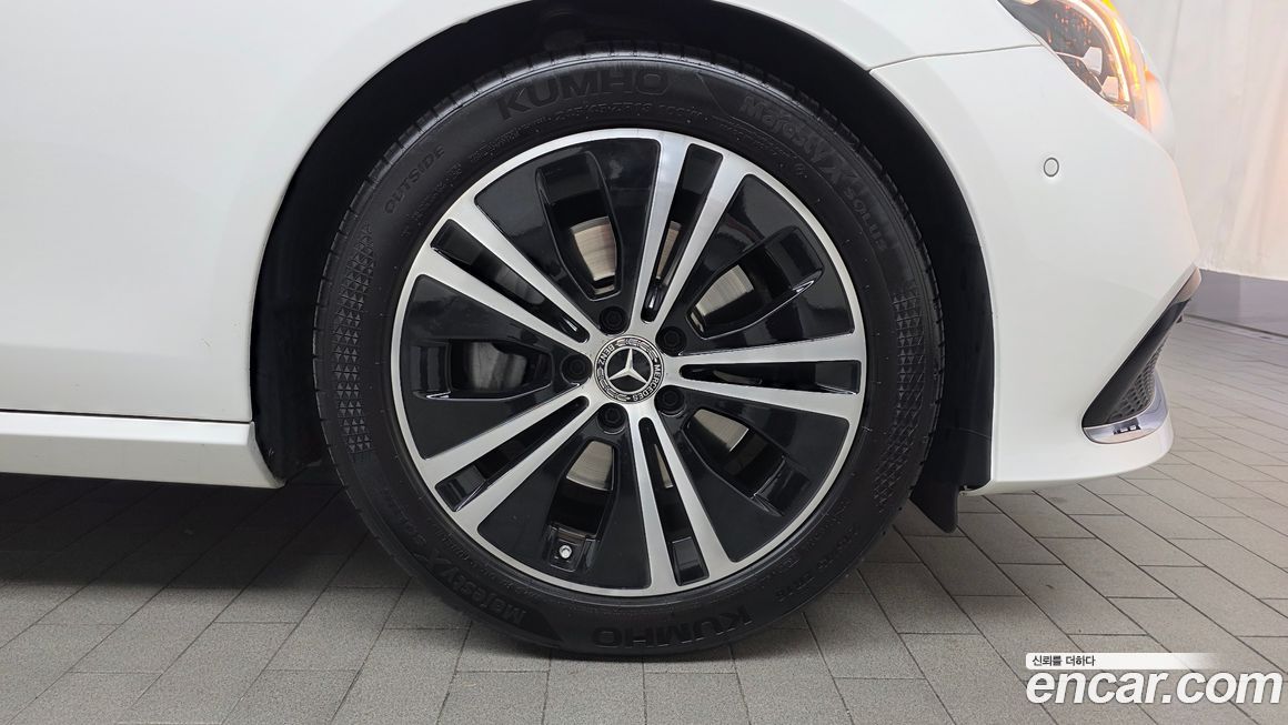 Mercedes-Benz E-Class 2021