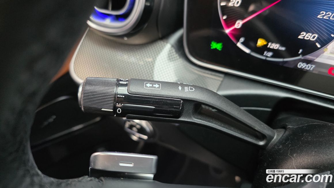 Mercedes-Benz C-Class 2023